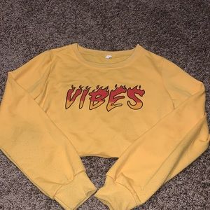 Vibes Long sleeve Crop Top